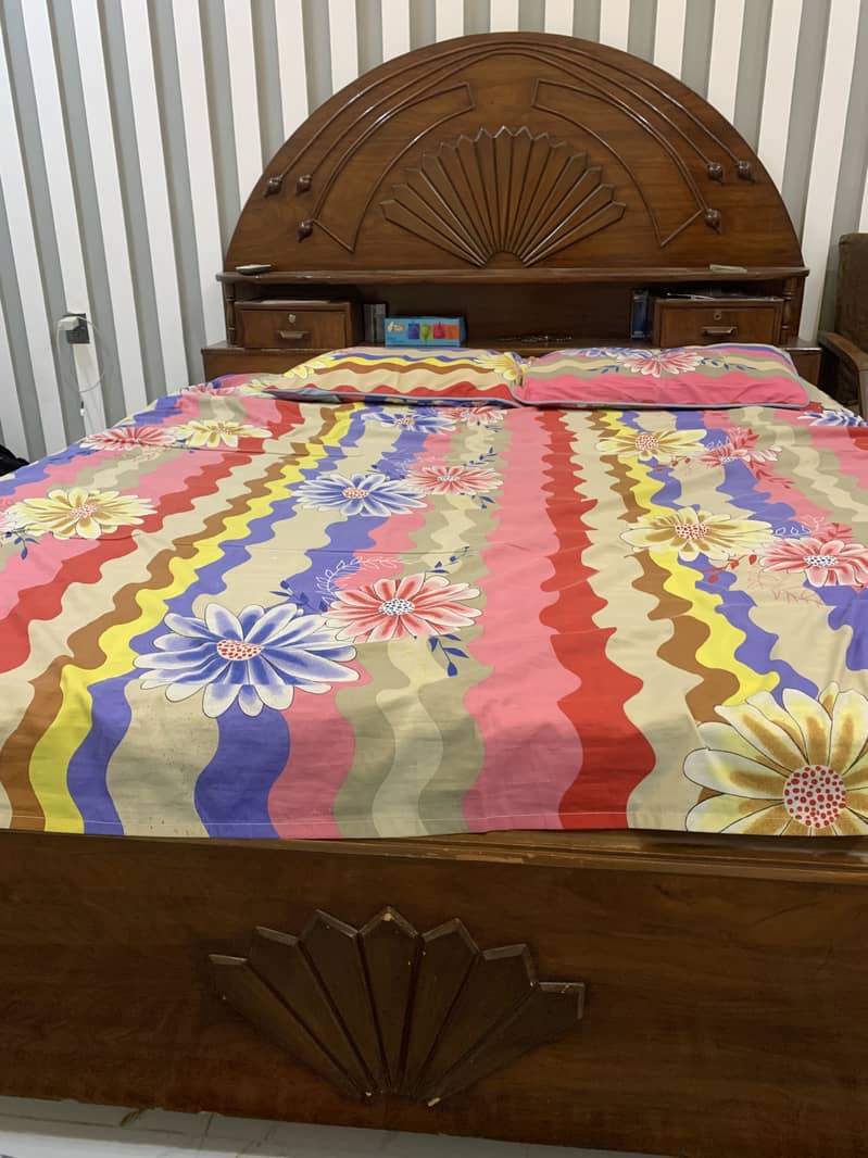 King size bed 2