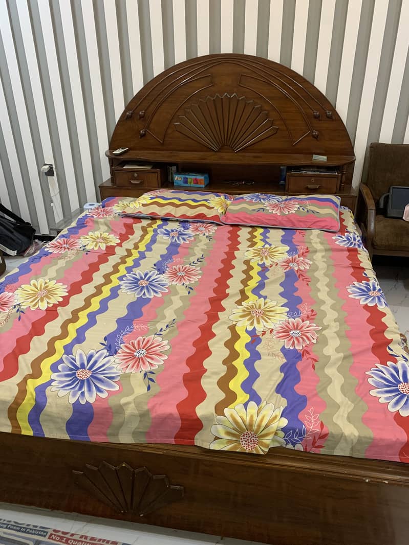 King size bed 4