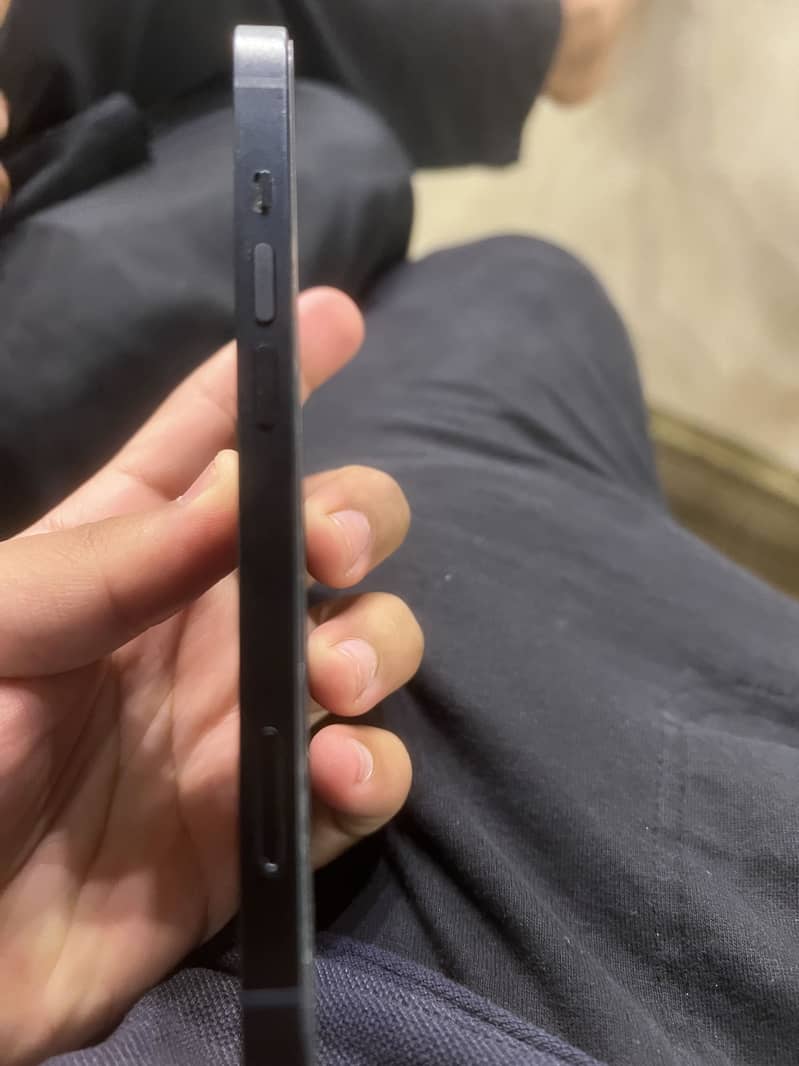 Apple iPhone 13 3