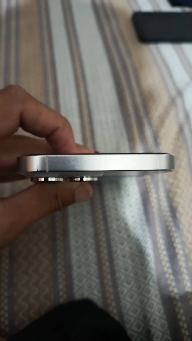 Apple iPhone 14 Pro Max 4