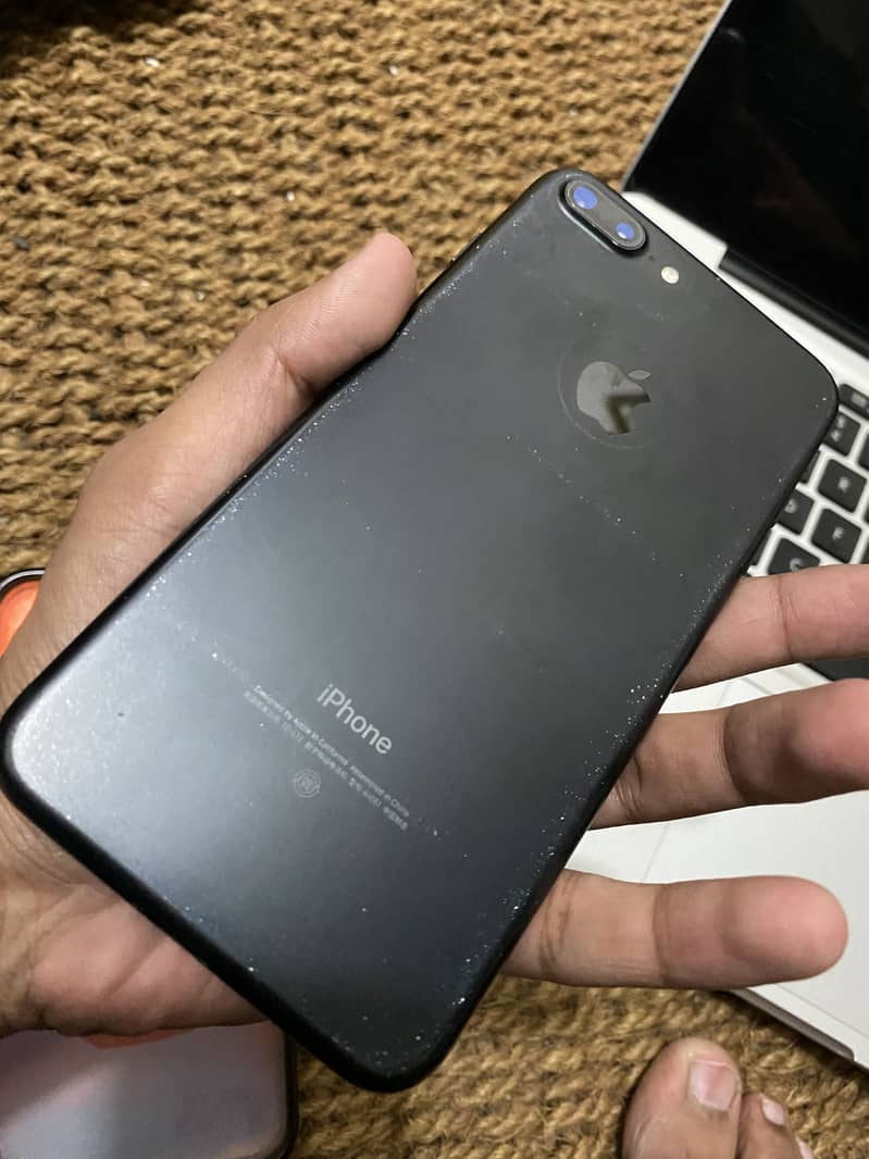 Apple iPhone 7 Plus 2