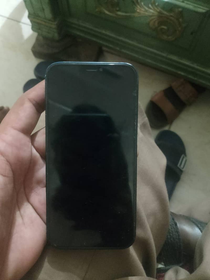 Apple iPhone 12 6