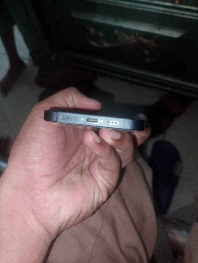Apple iPhone 12 10