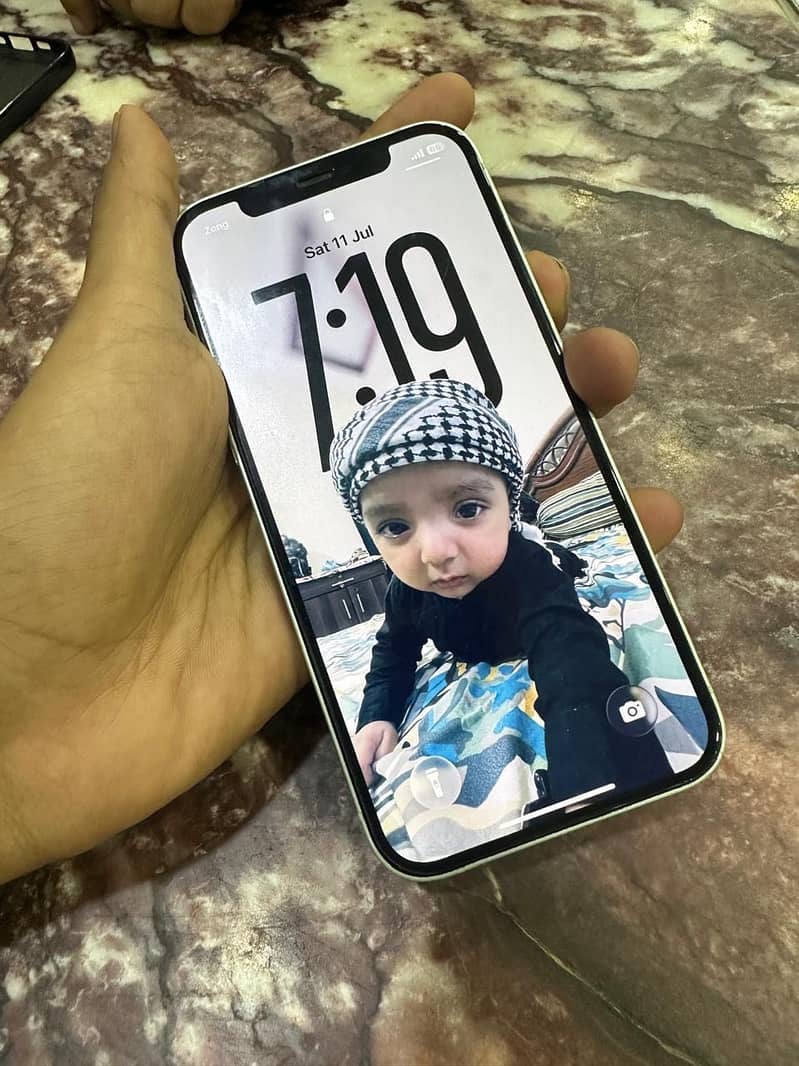 Apple iPhone 12 1