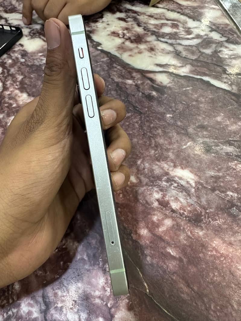 Apple iPhone 12 2
