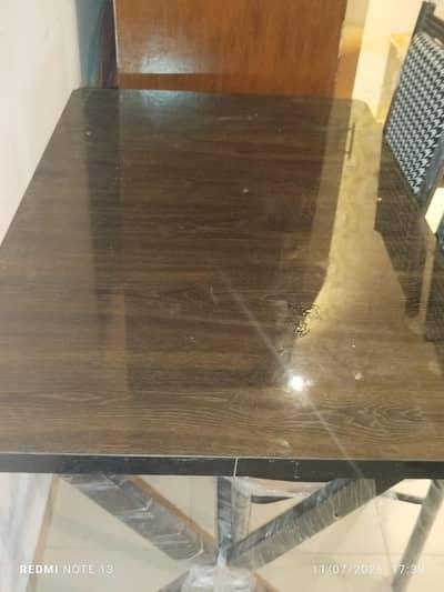 4 Seater During Table With 2 Chairs Good Condition