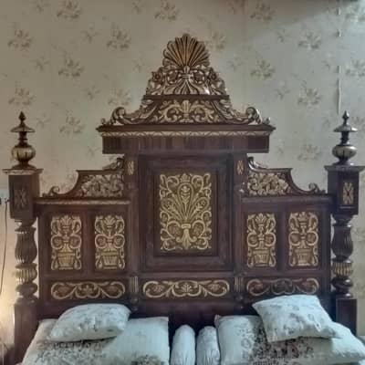 Mughal design Sheesham wood bed set, Good Condition.