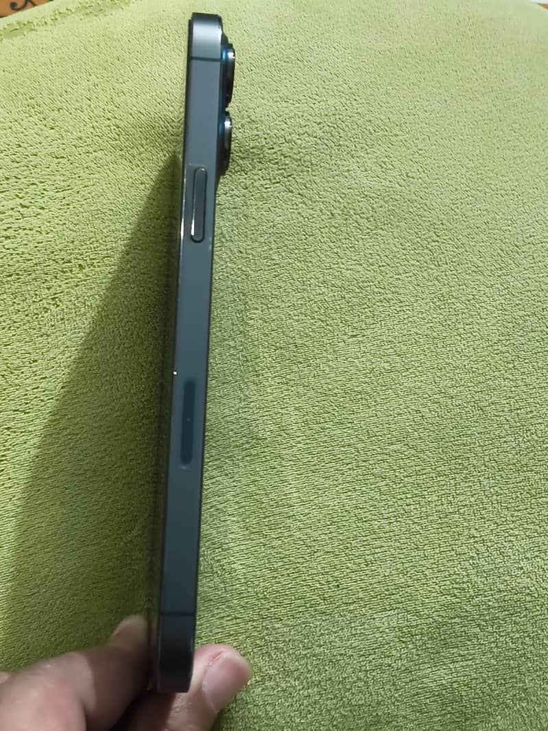 iPhone 13 Pro Max 3