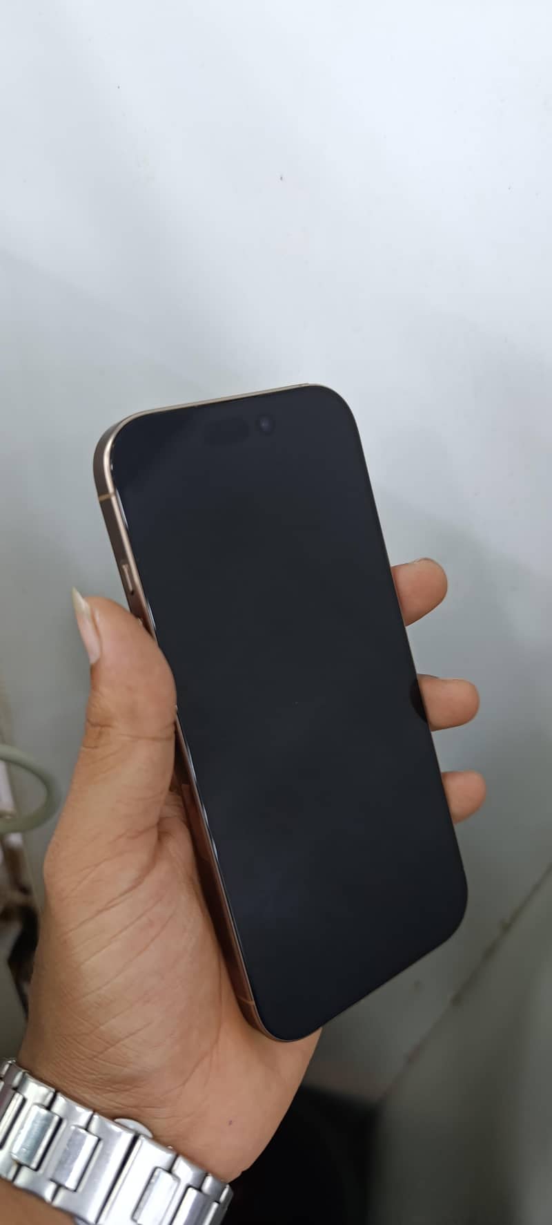 Apple iPhone 16 Pro 0