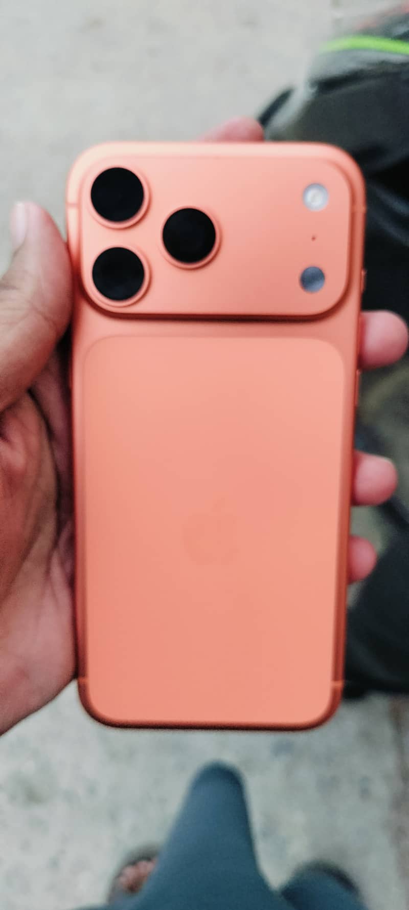 Apple iPhone 17 Pro Max 2