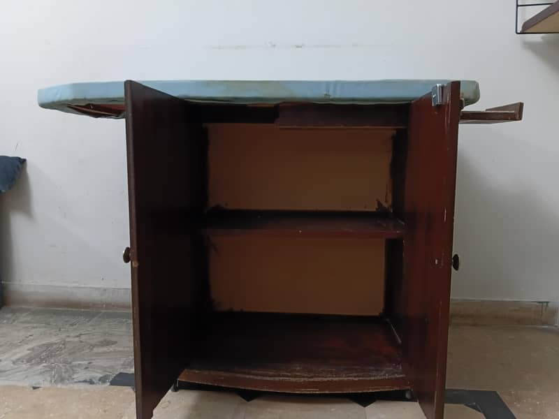 Iron Stand 1