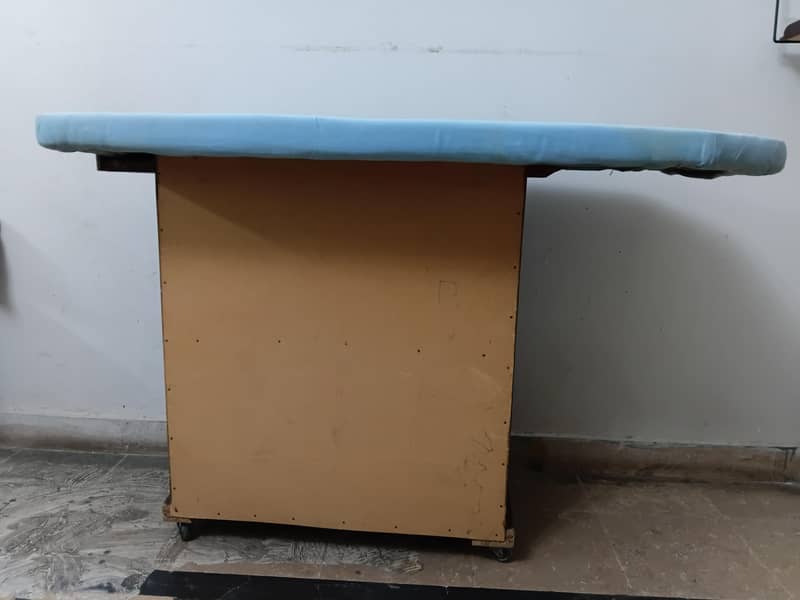 Iron Stand 3