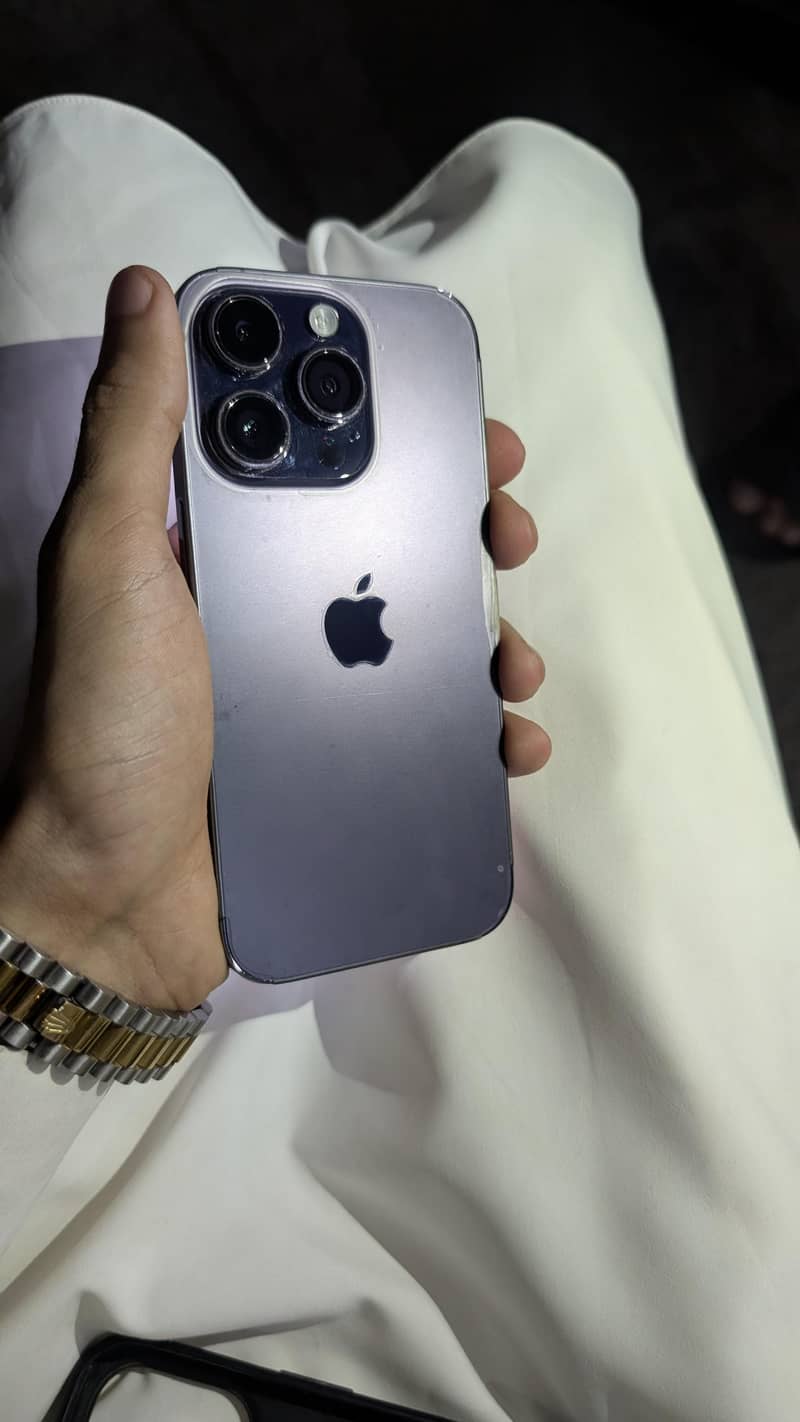 Apple iPhone 14 Pro 1