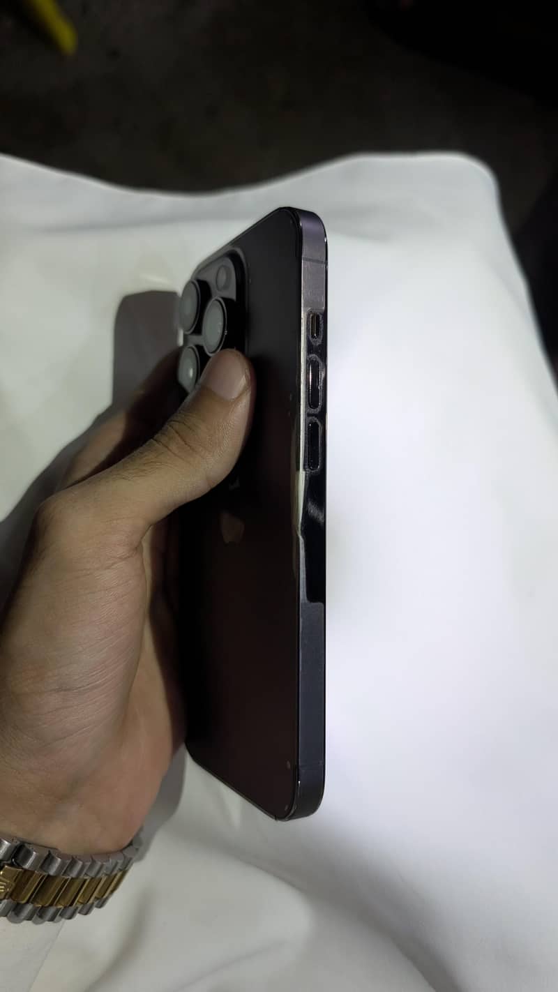 Apple iPhone 14 Pro 2
