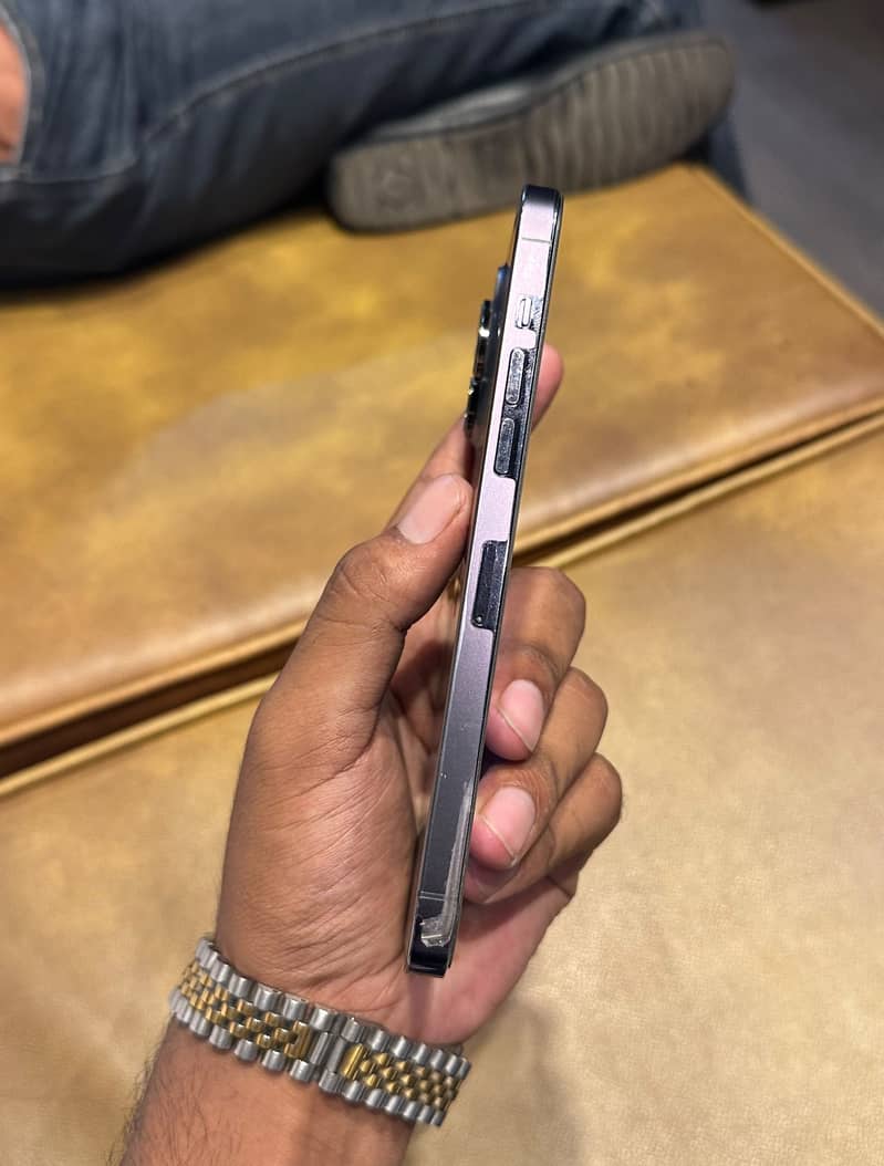 Apple iPhone 14 Pro Max 4