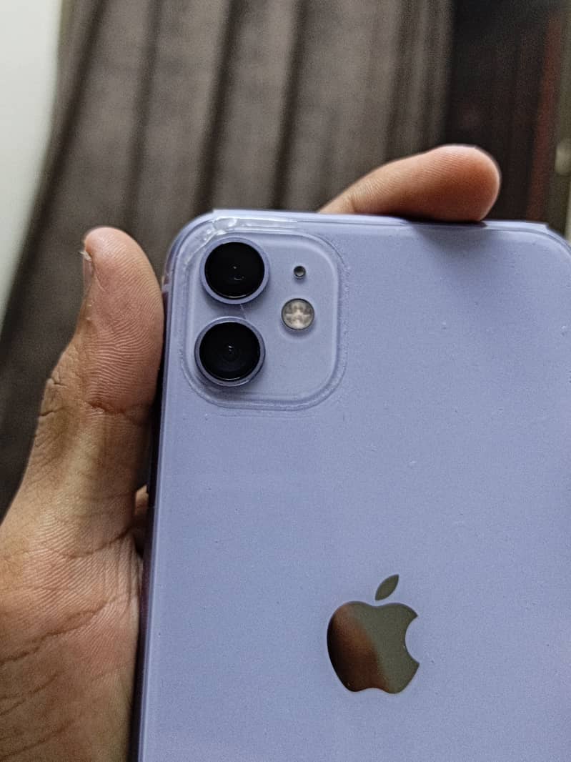 Apple iPhone 11 4