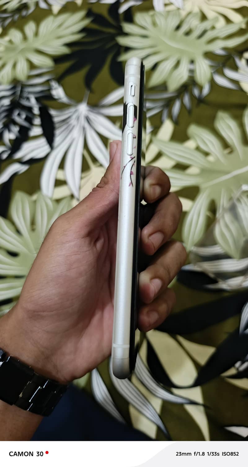 Apple iPhone 11 2