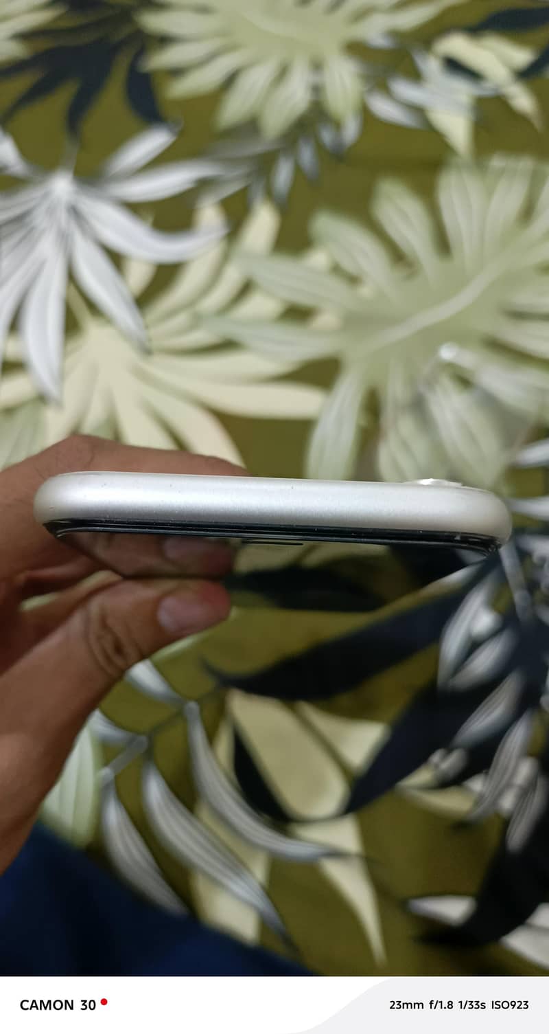 Apple iPhone 11 5
