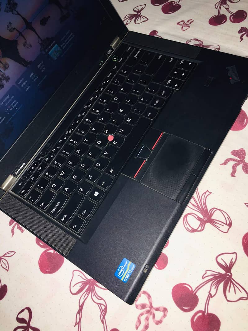 LENEVO LAPTOP 1