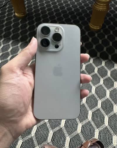 iPhone 15 pro Fu (Factory unlock)