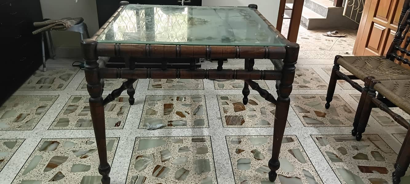 Dining table 0
