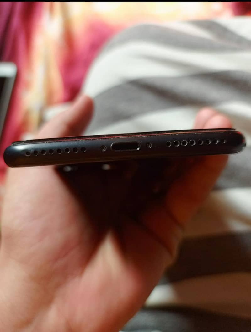 Apple iPhone 7 Plus 0