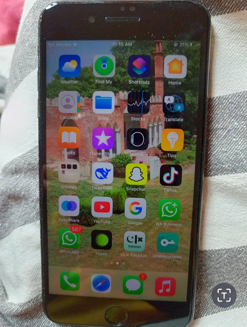 Apple iPhone 7 Plus 1