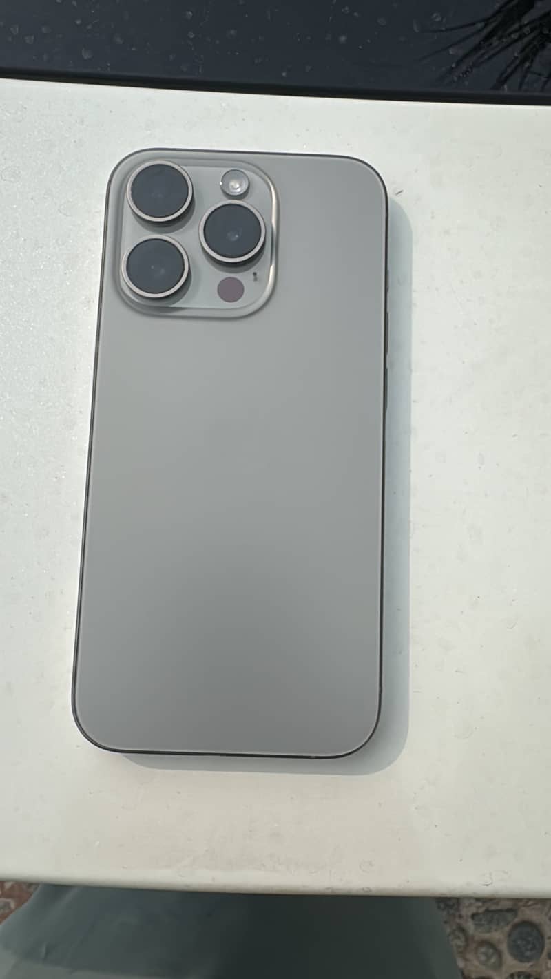 Apple iPhone 15 Pro 0