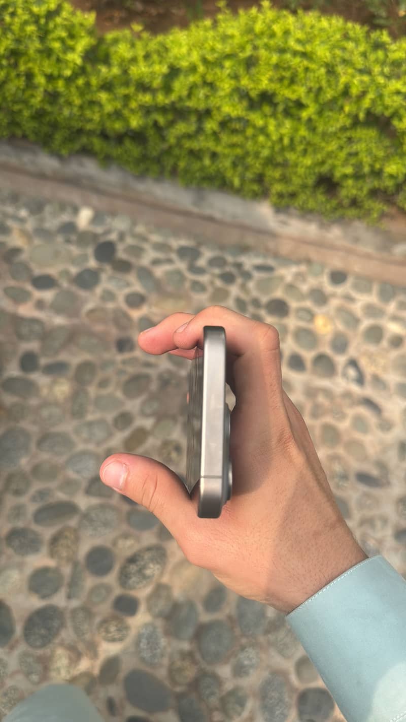 Apple iPhone 15 Pro 1