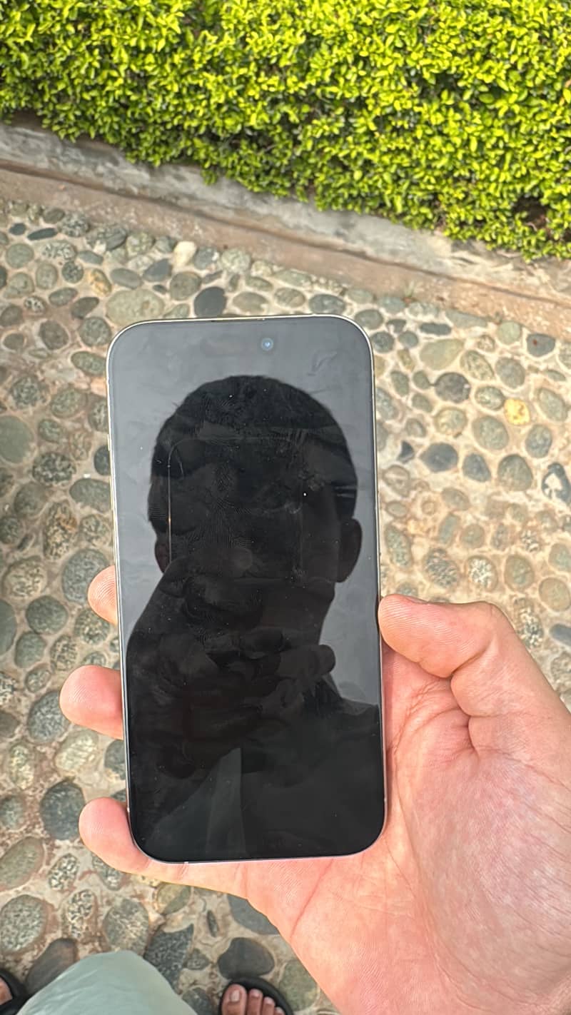 Apple iPhone 15 Pro 4