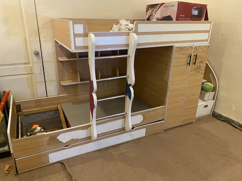 Double bed 0