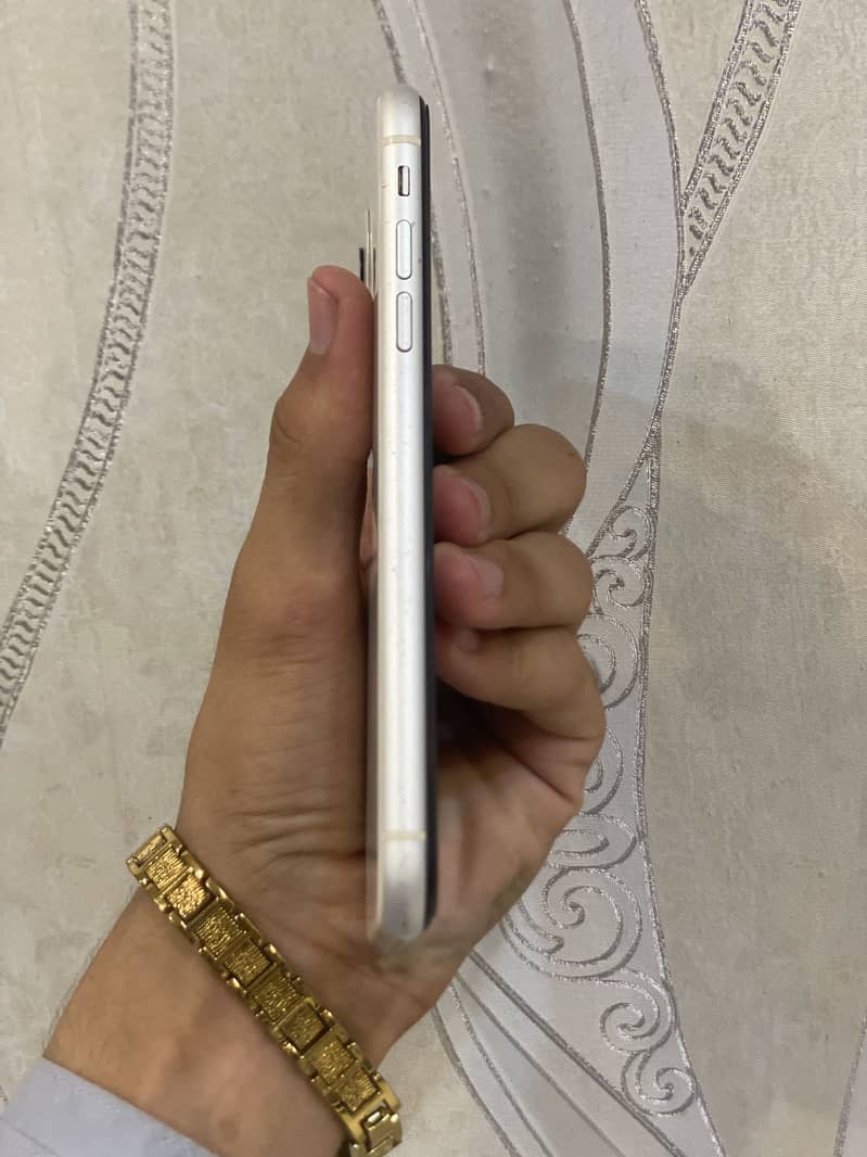 Apple iPhone 11 2