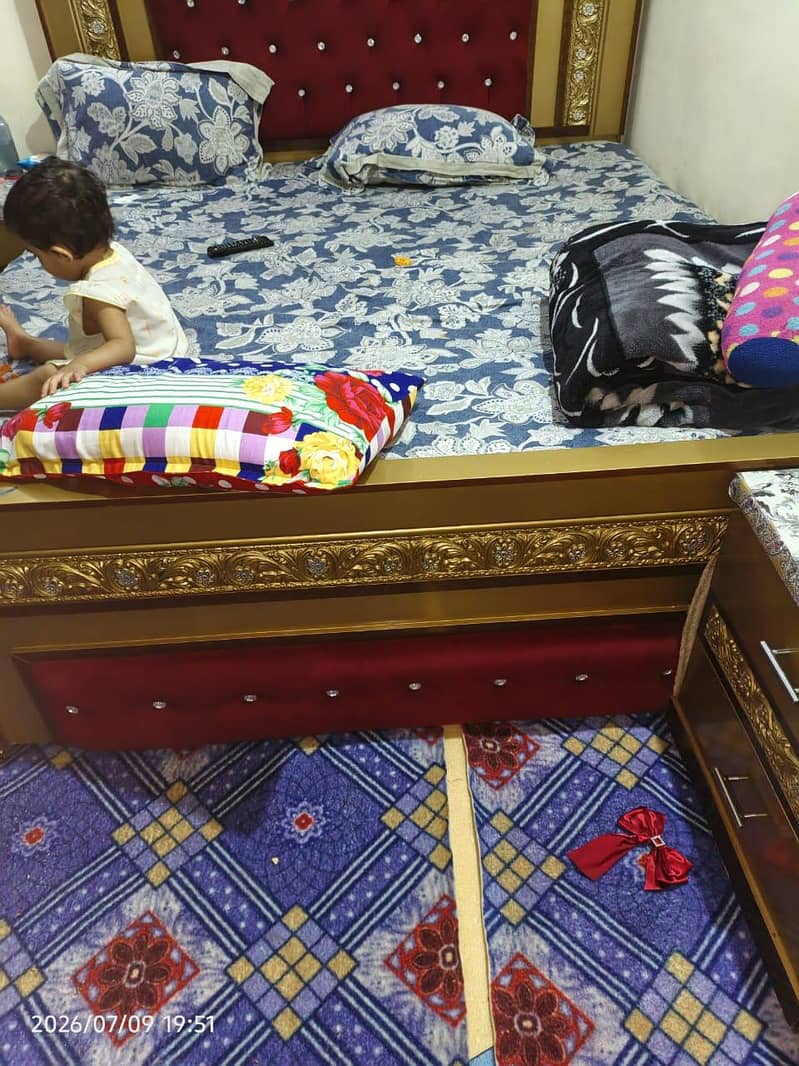 King size bed 3