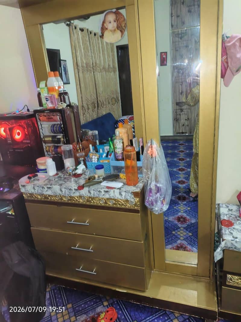 King size bed 8