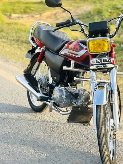Honda CD 2025