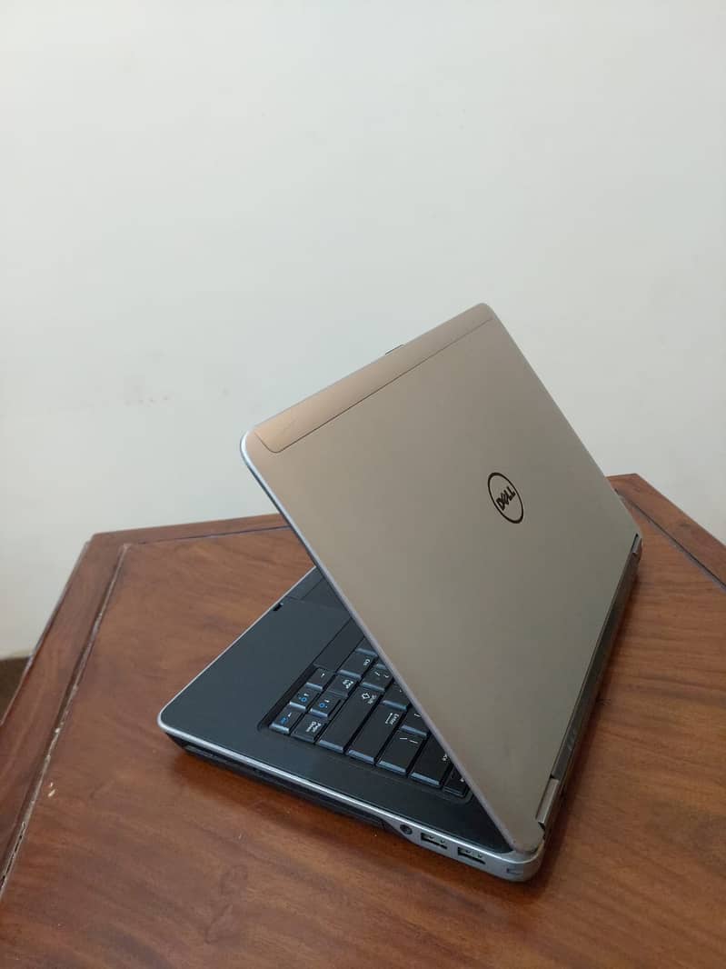 Dell Latitude E6440 1