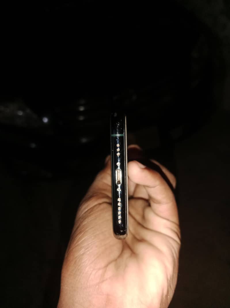 Apple iPhone 11 Pro 1