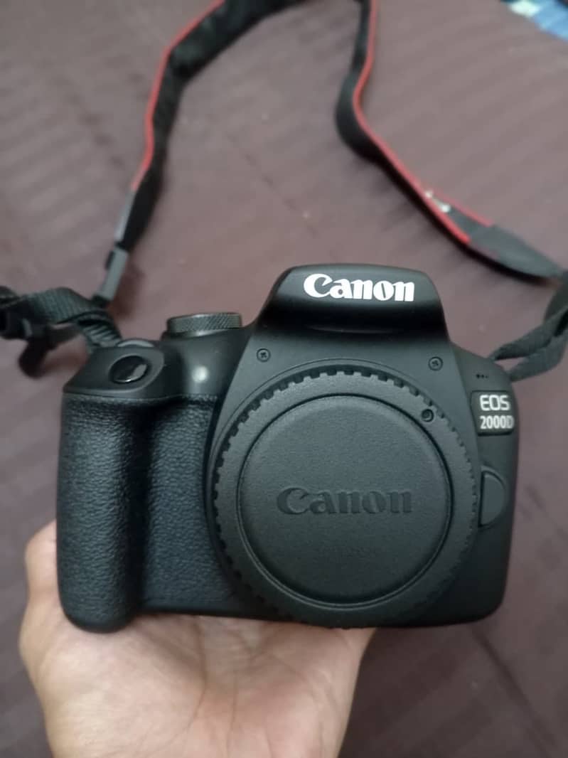 Canon EOS 2000D 7
