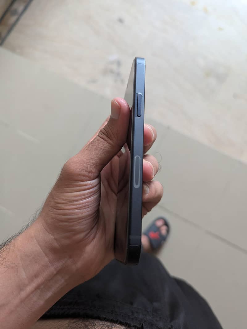 Apple iPhone 12 3