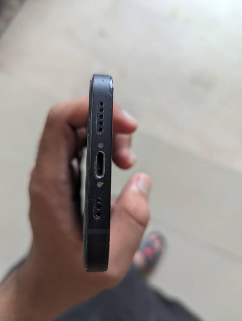 Apple iPhone 12 4