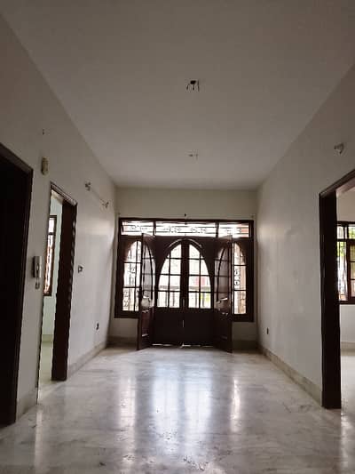 120 Square Yards House In Gulshan-E-Iqbal - Block 6 Is Available For Rent