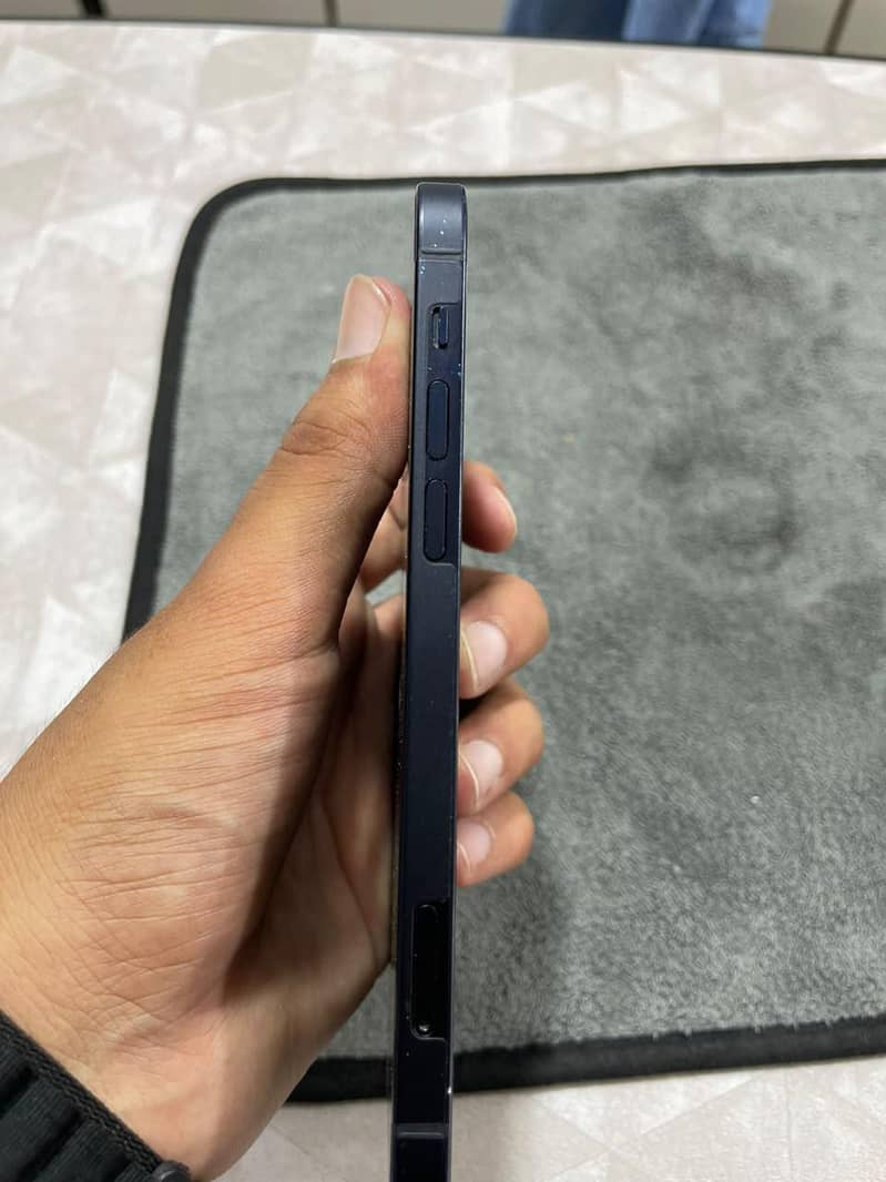 Apple iPhone 12 5