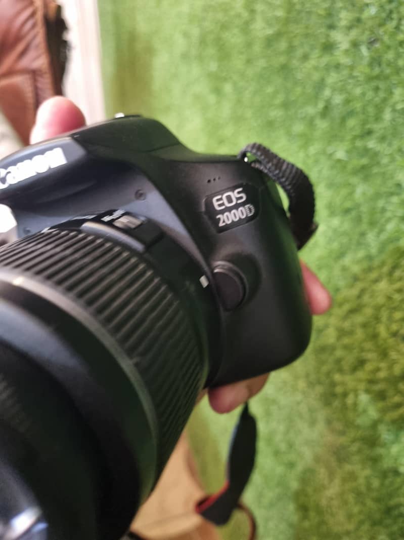 Canon 2000D 5