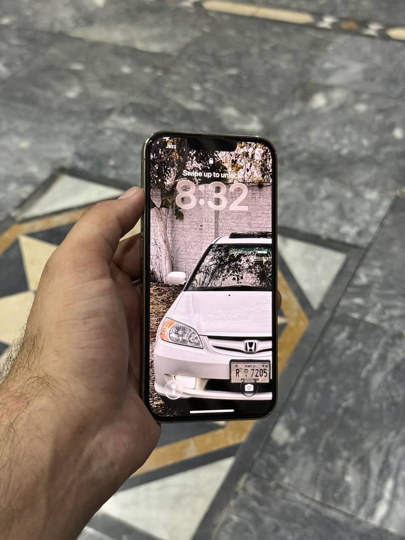Apple iPhone 13 Pro 1