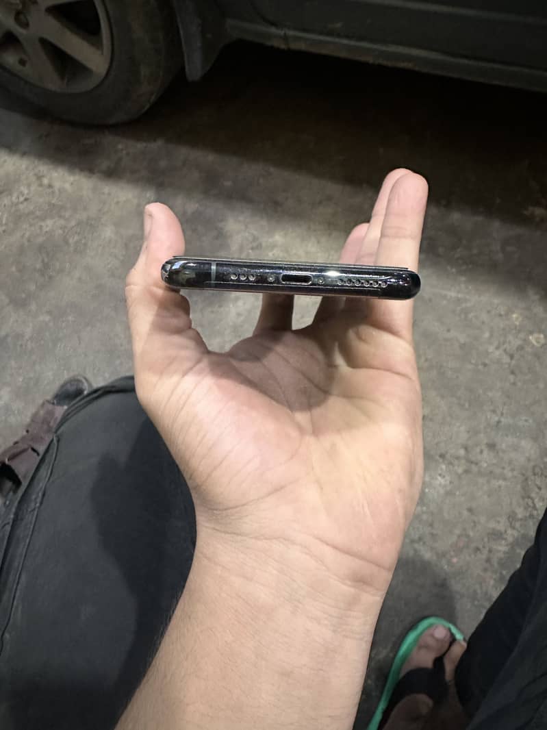 Apple iPhone 11 Pro 3