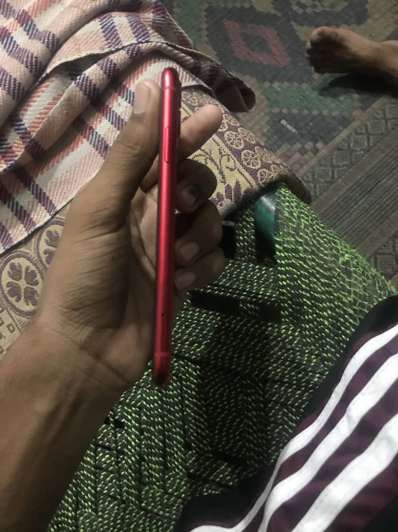 Apple iPhone 11 4