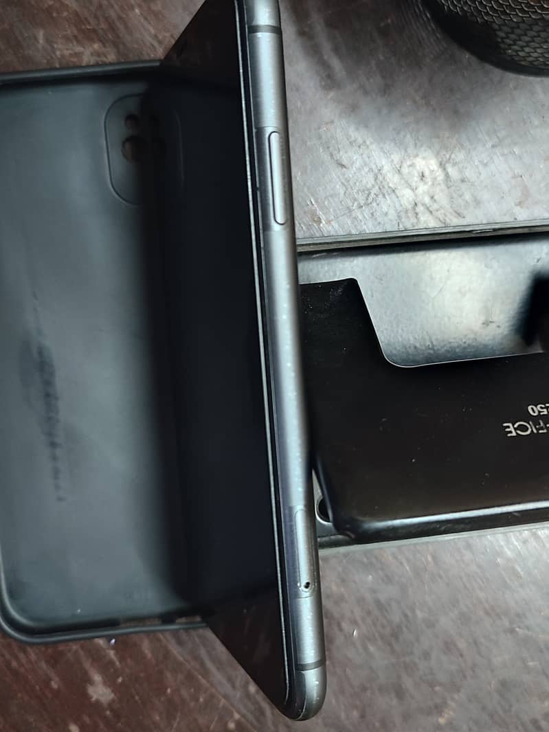 Apple iPhone 11 2