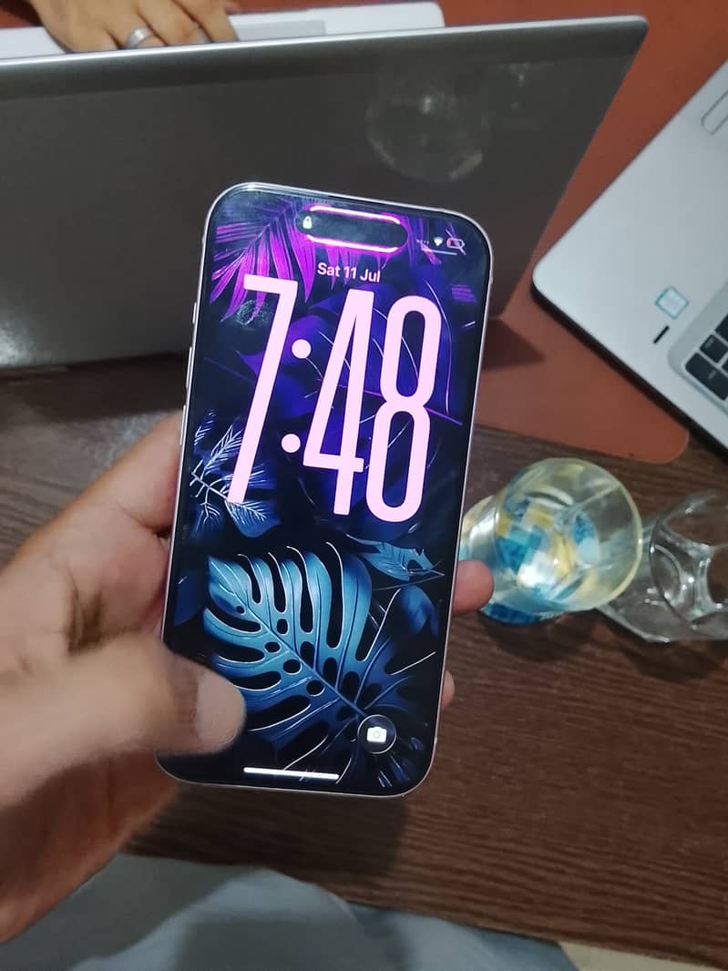 Apple iPhone 15 5