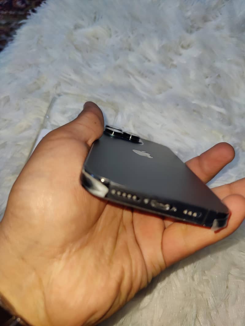Apple iPhone 13 Pro 8