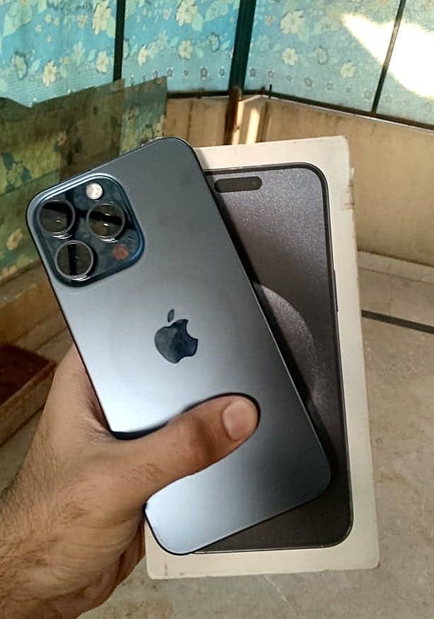 iPhone 15 Pro Max 2
